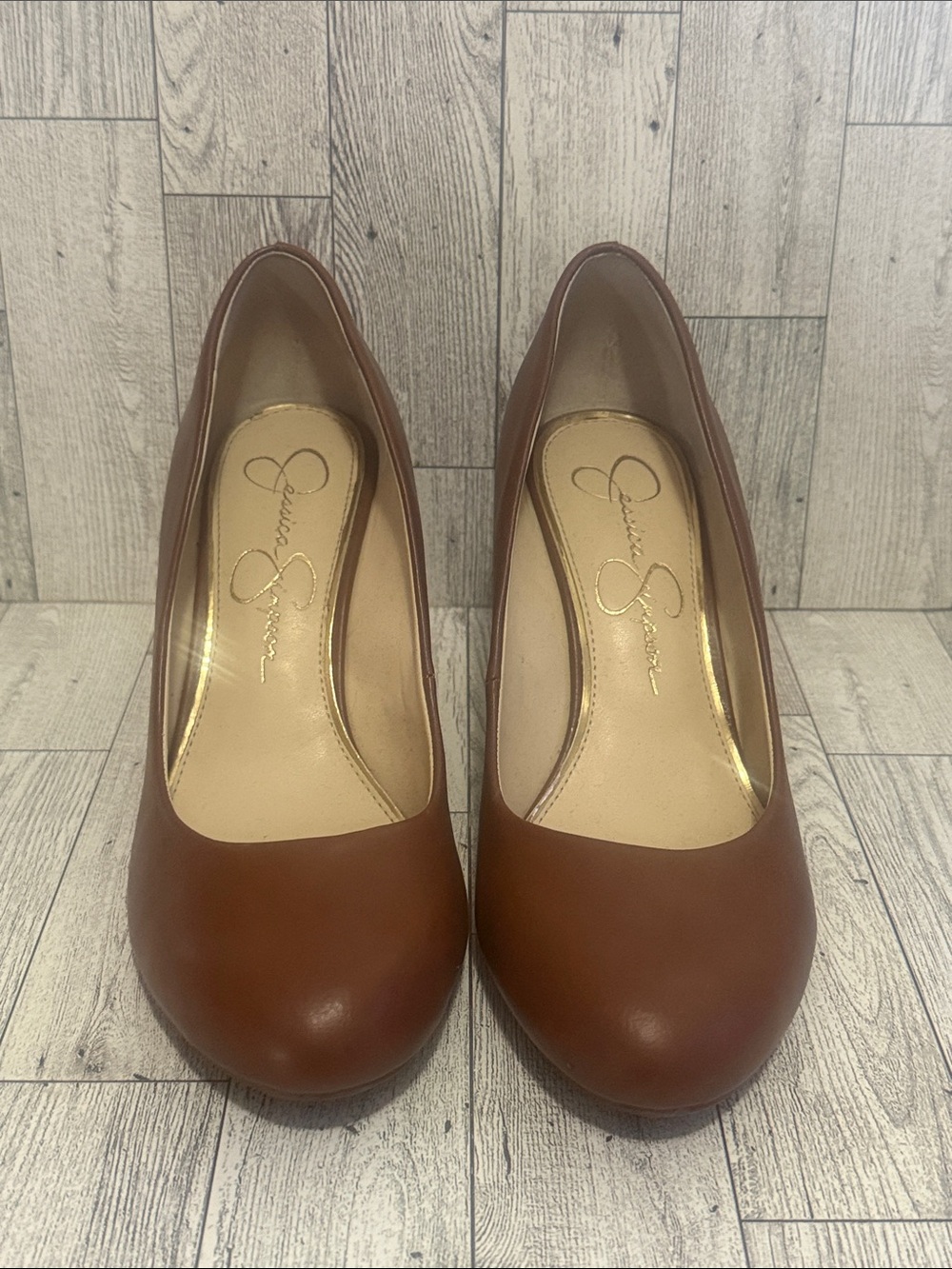 Jessica Simpson Chestnut Round-Toe Pumps